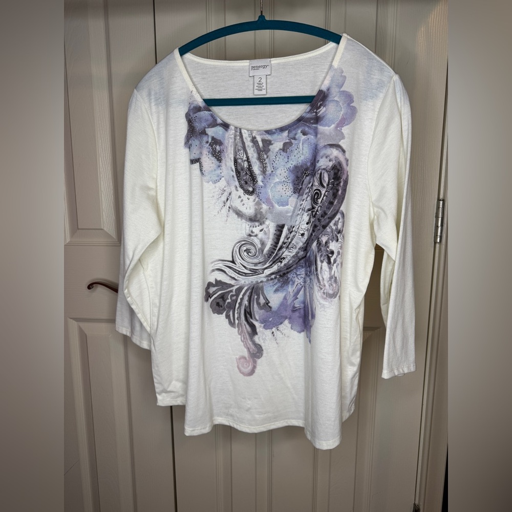 Chico’s 3/4 sleeve White and Purple Paisley Top women size large